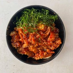 ข้าวไก่ราดซอสเผ็ดเกาหลี