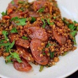 ผัดกะเพรา  กุนเชียง+หมูสับ(ราดข้าว)
