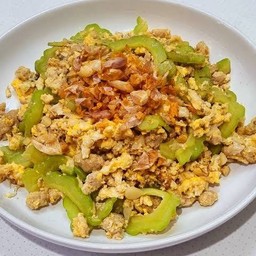 มะระผัดไข่