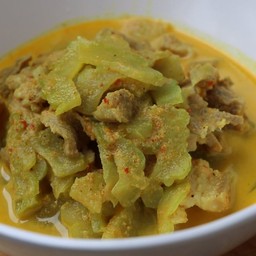 แกงกะทิหมูมะระ