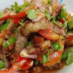 ยำคอหมูย่าง