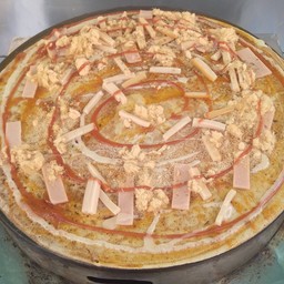 พิซซ่า+แฮม+หมูหยอง+ไส้กรอก