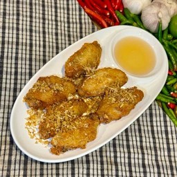 ปีกไก่ทอดซอสน้ำปลา