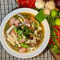 ยำไส้กรอก+หมูยอ