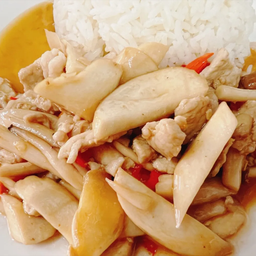 ข้าวเห็ดรวมผัดพริกตำ