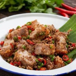 หมูกรอบคั่วพริกเกลือ