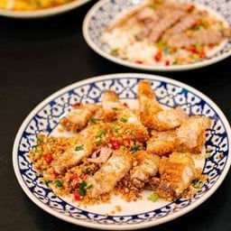 หมูกรอบคั่วพริกเกลือ(กับข้าว)