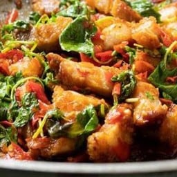 กะเพราหมูกรอบ