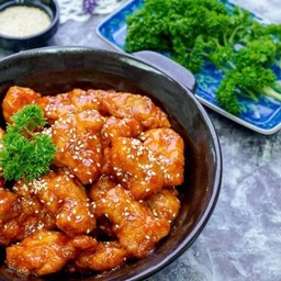 ไก่ทอดซอสกระเทียมหอมมาก