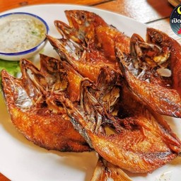 ปลาทูแดดเดียวทอดราดน้ำปลา (5 ตัว)