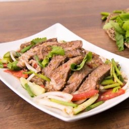 ยำเนื้อย่าง