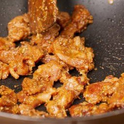 หมู/ไก่กระเทียม