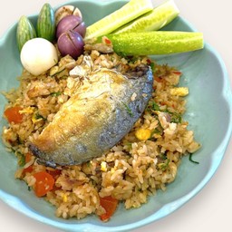 ข้าวน้ำพริกกะปิไข่แดงเค็ม