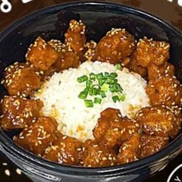 ข้าวไก่ทอดซอสกาลิค