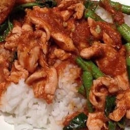 พริกแกงไก่(ราดข้าว)