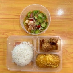 ข้าวสตอผัดกุ้งหมูสับ+ไข่ฟูปู+จ๊อปู