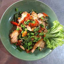 กะเพราหมูกรอบ(กับ)