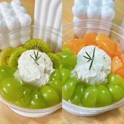 กรีกโยเกิร์ต องุ่นและกีวี่ x ส้มและองุ่น