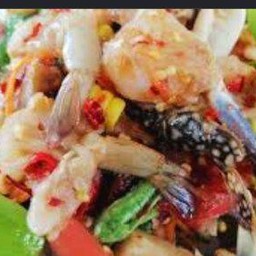ส้มตำกุ้งสด+ปูม้า