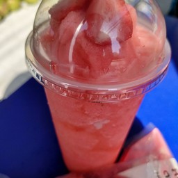 สตอเบอรี่นมสดปั่น