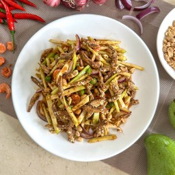 ยำมะม่วงกะปิหวานปลากรอบ