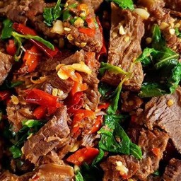 กะเพราเนื้อเปื่อย (กับแกล้ม)