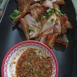 ึคอหมูย่างจิ้มแจ่ว