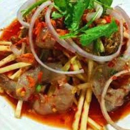 ยำมะม่วงกุ้งสด