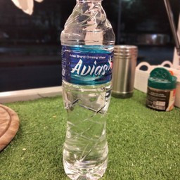 นำ้เปล่า เอเวียส