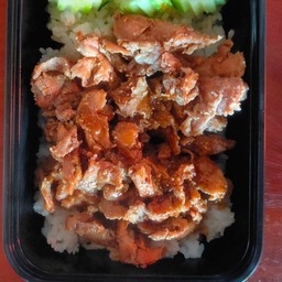 ข้าวหมูชิ้นกระเทียม