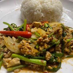 ข้าวราดผัดไข่เค็ม