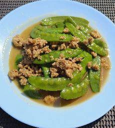 ผัดถั่วลันเตา