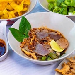 เตี๋ยวเรือเนื้อน้ำตกต้มยำ