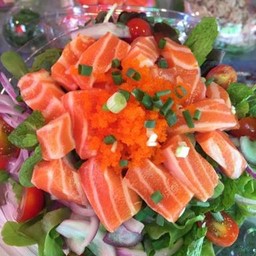 สลัดปลาแซลมอน