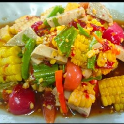 ตำข้าวโพดหมูยอน้ำปลาร้า