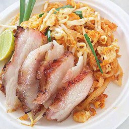 ผัดไทยคอหมูย่าง