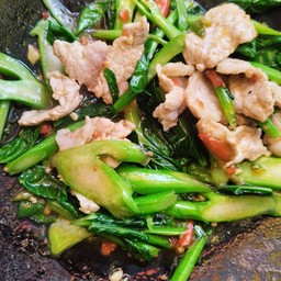 คะน้าหมูชิ้น