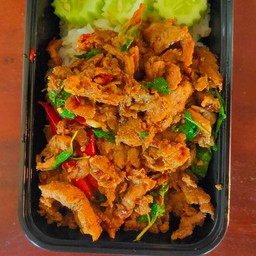 [อร่อยซ่ากับโค้ก] ข้าวกระเพราหมูชิ้น +  โค้ก ออริจินัล (ขวด)