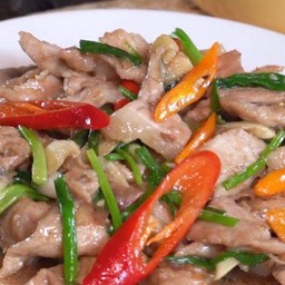 หมูผัดน้ำมันหอย