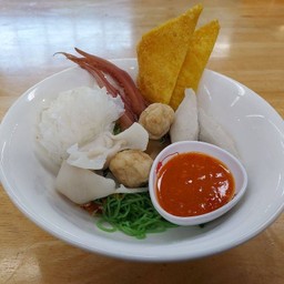 บะหมี่หยกทรงเครื่อง + น้ำจิ้มสุกี้รสเด็ด