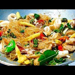 วุ้นเส้นผัดขี้เมา