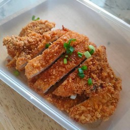 หมูทอด ราดซอสเทริยากิ เแบบกับข้าว (หมู150กรัม++)