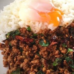 ข้าวกะเพราเนื้อ