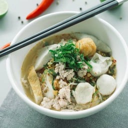 เส้นหมี่ต้มยำ