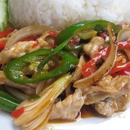 ข้าวผัดพริกหยวกไก่