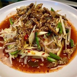 ยำมะม่วงปลากรอบ