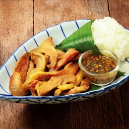 คอหมูแดดเดียว & ข้าวเหนียวนุ่ม