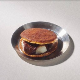 Dorayaki ume-cream.