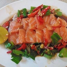 ยำปลาแซลม่อน