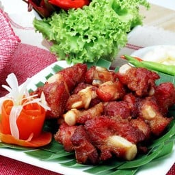 แหนมกระดูกหมูทอด